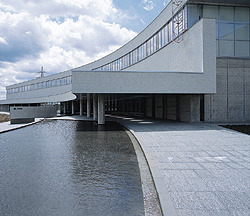 県立美術館